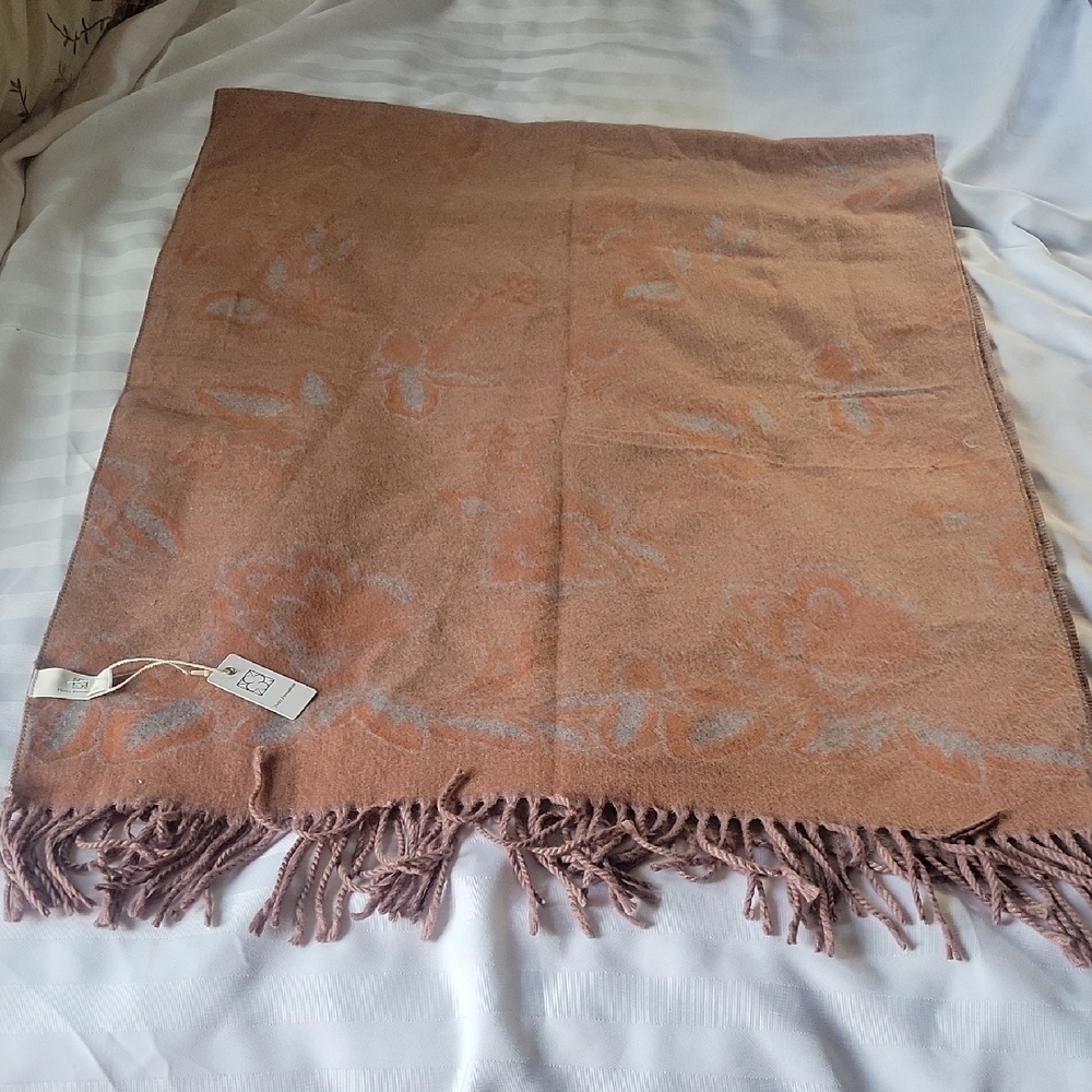 Pretty Persuasions Fringed Tan and Gray Scarf, NWT
